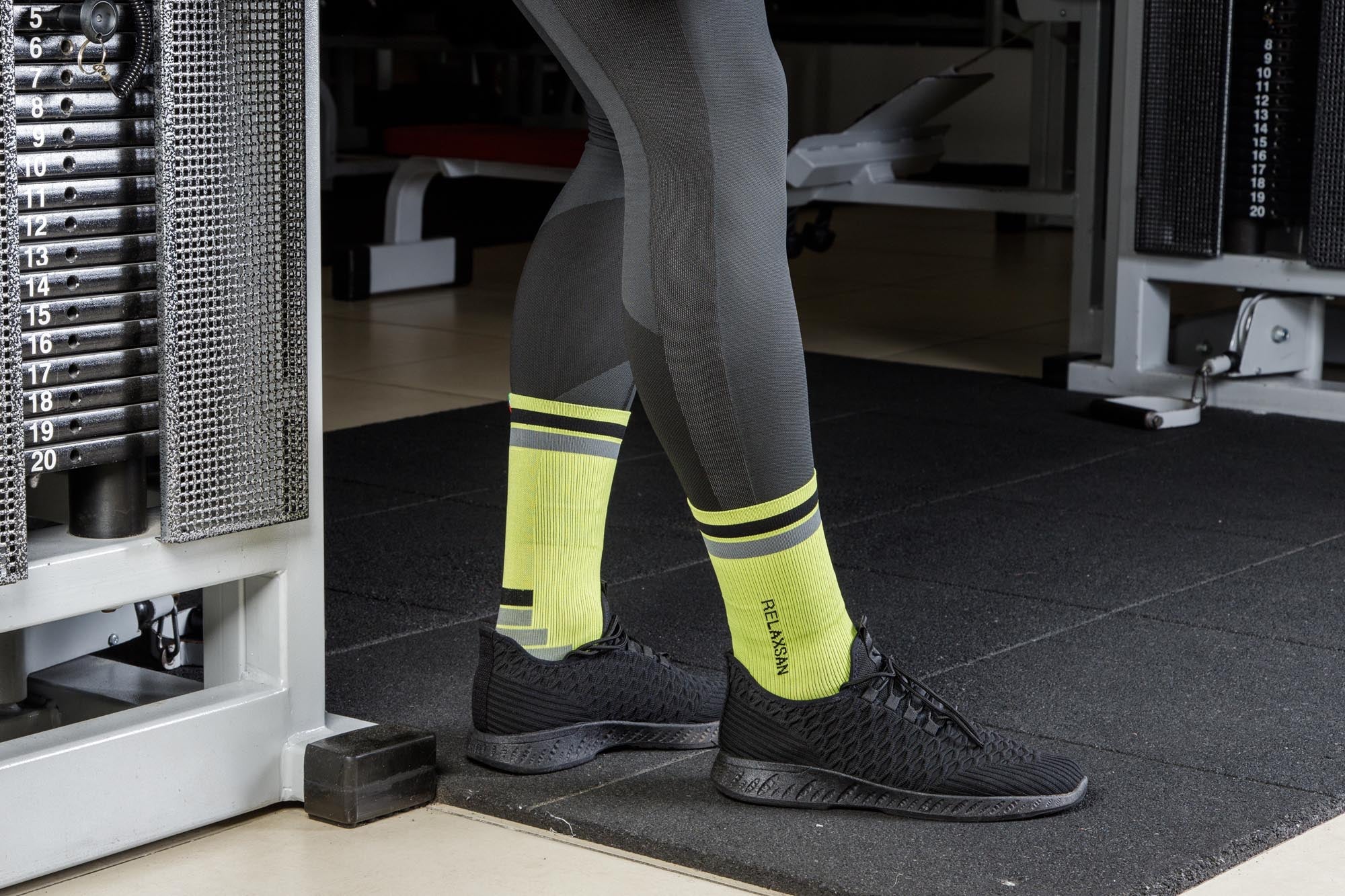 Unisex κοντές αθλητικές κάλτσες συμπίεσης Relaxsan με ίνα Dryarn® (Ζεύγος)